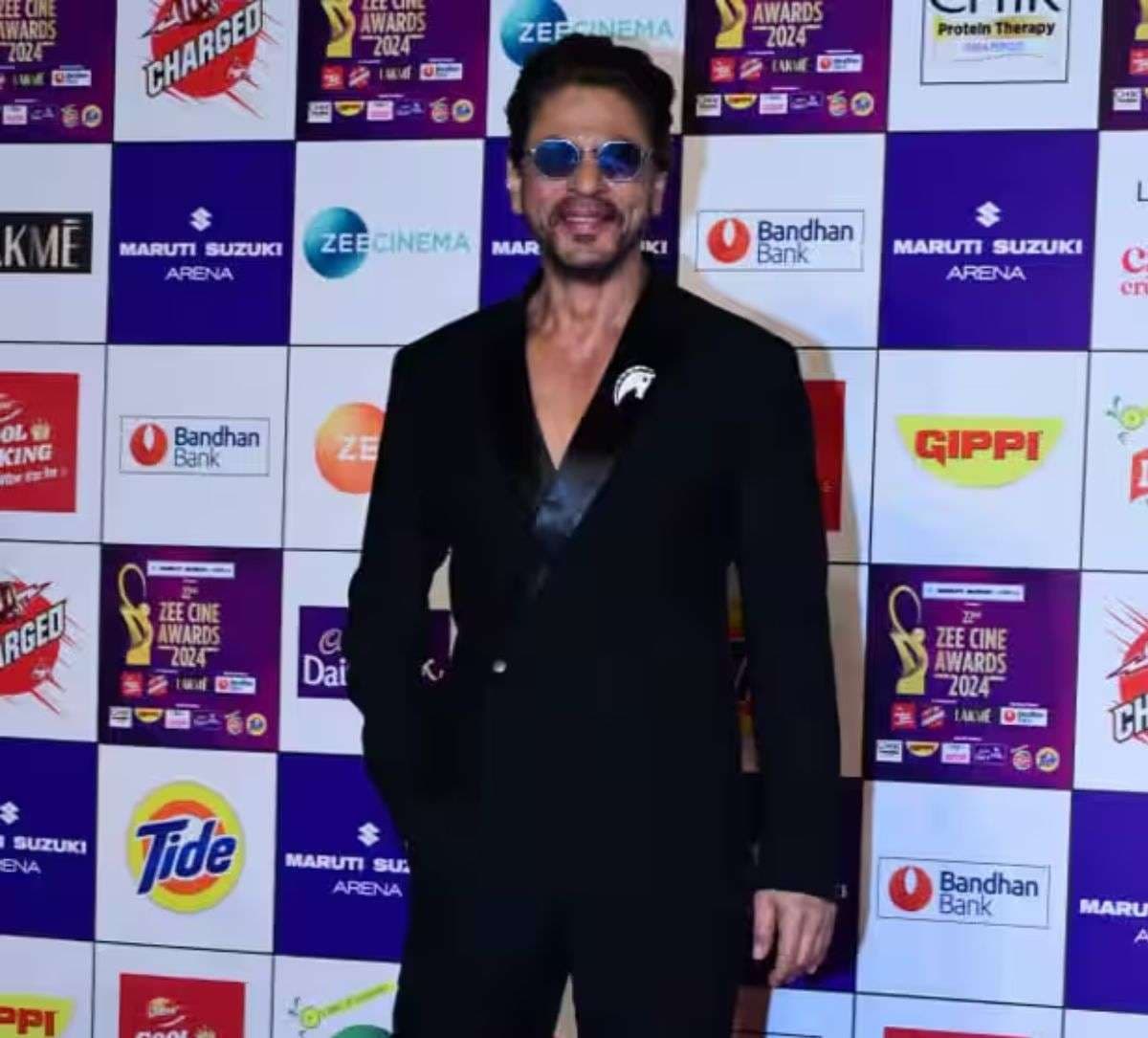 Zee Cine Award 2024 Bollywood stars sharukh khan bobby deol kriti sannon kartik aryan look 