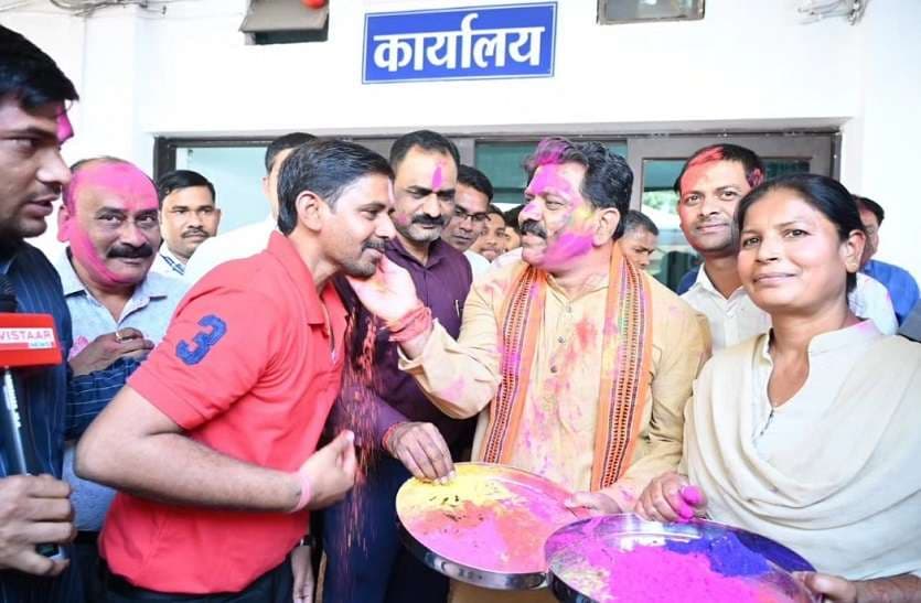 deputy_cm_vijay_sharma_holi_milan.jpg