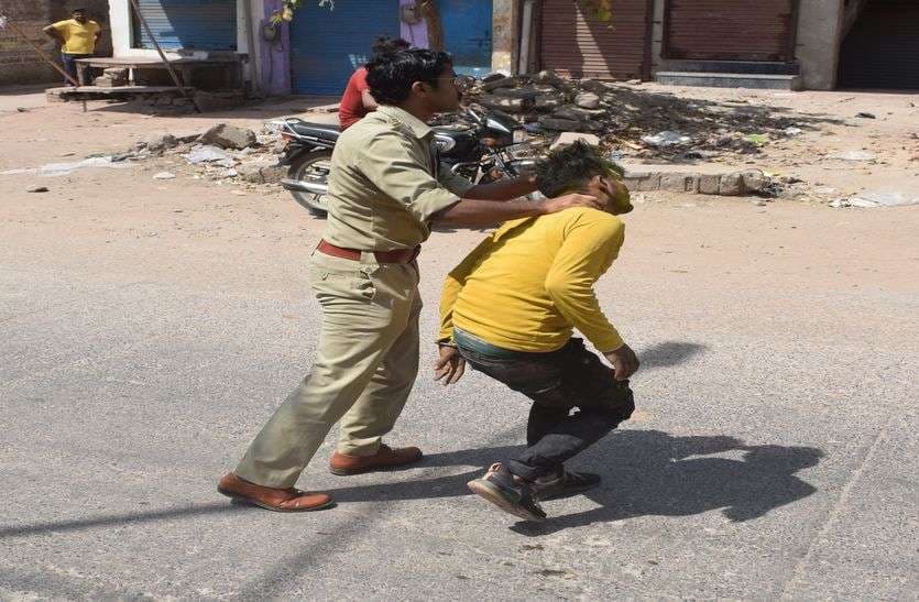 How Tiger caught a young man who was pelting stones at a house on the day of Holi...see pictures