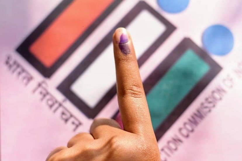 Loksabha Election 2024: शत-प्रतिशत मतदान सुनिश्चित करने के लिए नाव रैली आयोजित