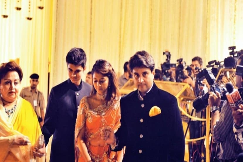 jyotiraditya_scindia_with_wife_priyadarshini.jpg