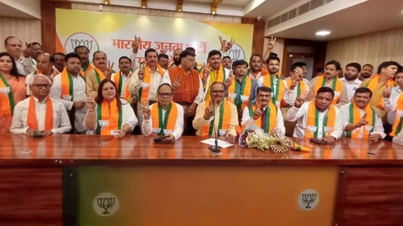 Lok Sabha Election 2024 Former DGP Vijay Kumar joins BJP can contest elections from kaushami 