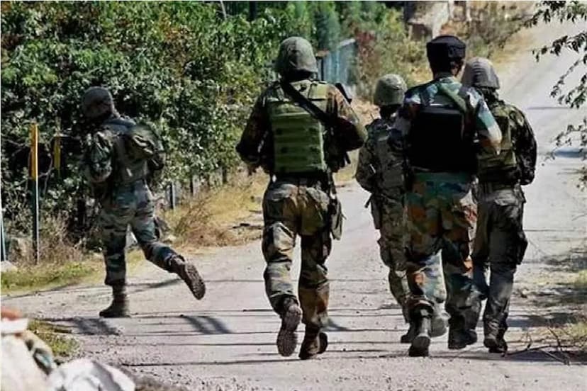 CG Naxal - File photo shows how jawans have intensified anti-naxal operation in Bastar