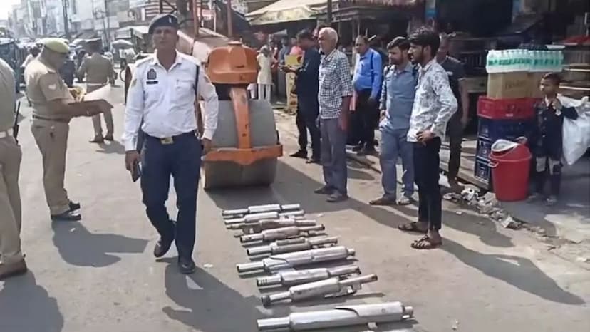 Hapur Traffic police took big action in bulldozer was fired on modified silencers of Bullet