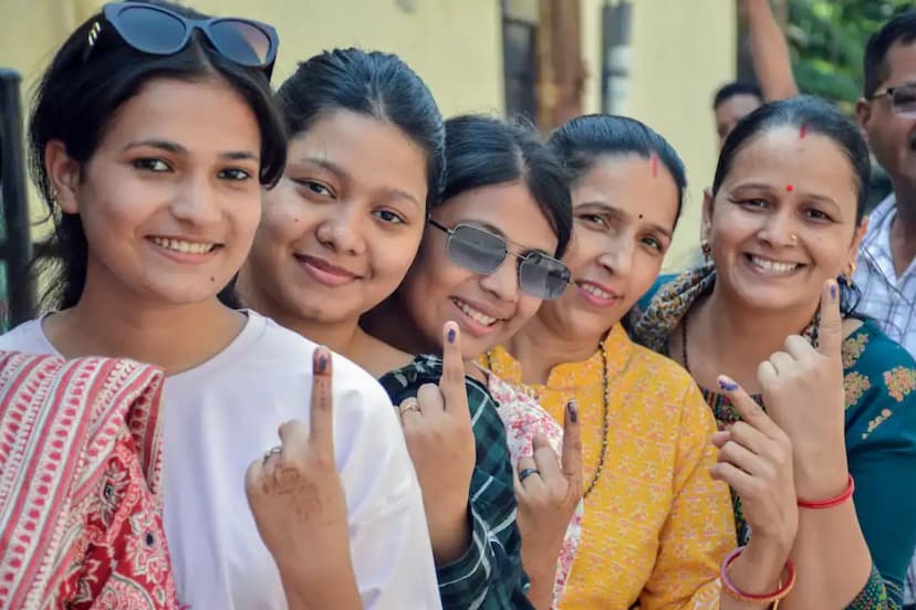 Lok Sabha Elections 2024 fifth phase created History 100% voting has been recorded at polling booth number 277 of Solda village of Lalitpur