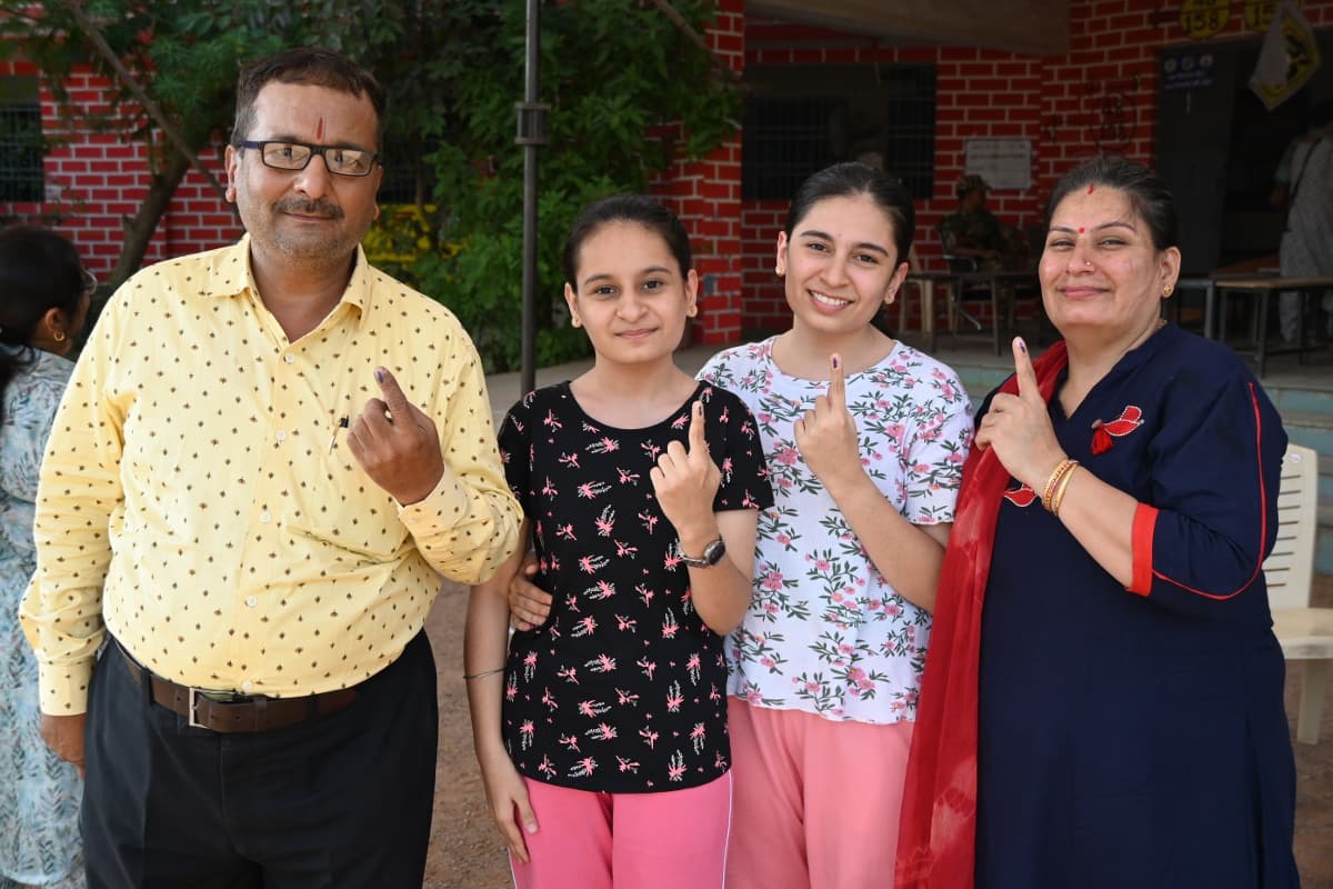 Raipur@patrika. Family after voting at Mowa Government School.