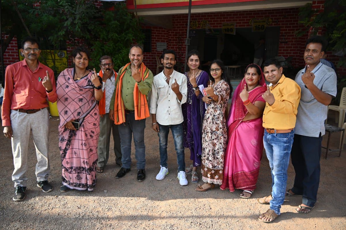 Raipur@patrika. Family after voting at Mowa Government School.