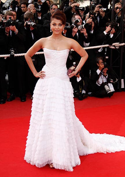 aishwarya rai bachchan red carpet Iconic Look 2009