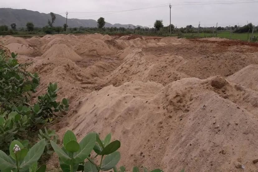 Rajasthan Jhalawar Illegal mining of gravel is going on indiscriminately single lease of gravel in the district
