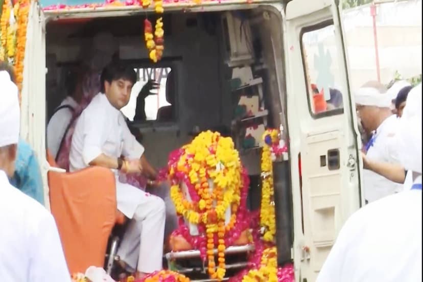 Jyotiraditya Scindia emotional