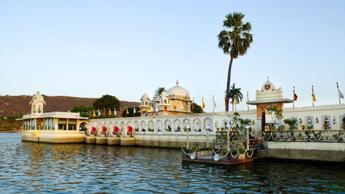 Best Place to Visit in Udaipur Jagmandir Island Palace