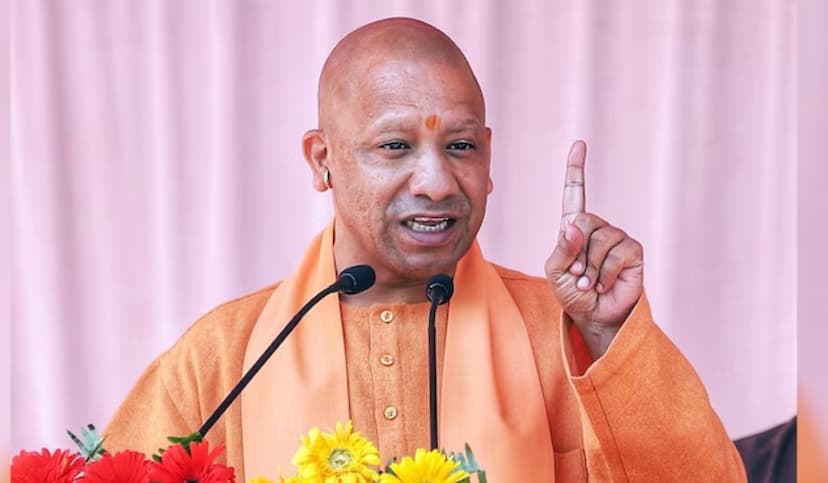 CM Yogi in Varanasi: पहली बार राजनीति के एजेंडे का हिस्सा बने अन्नदाता, वाराणसी में सीएम योगी का बयान