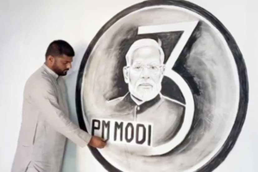Modi Oath Ceremony 3.O UP painter made 8 feet picture of PM Modi with coal