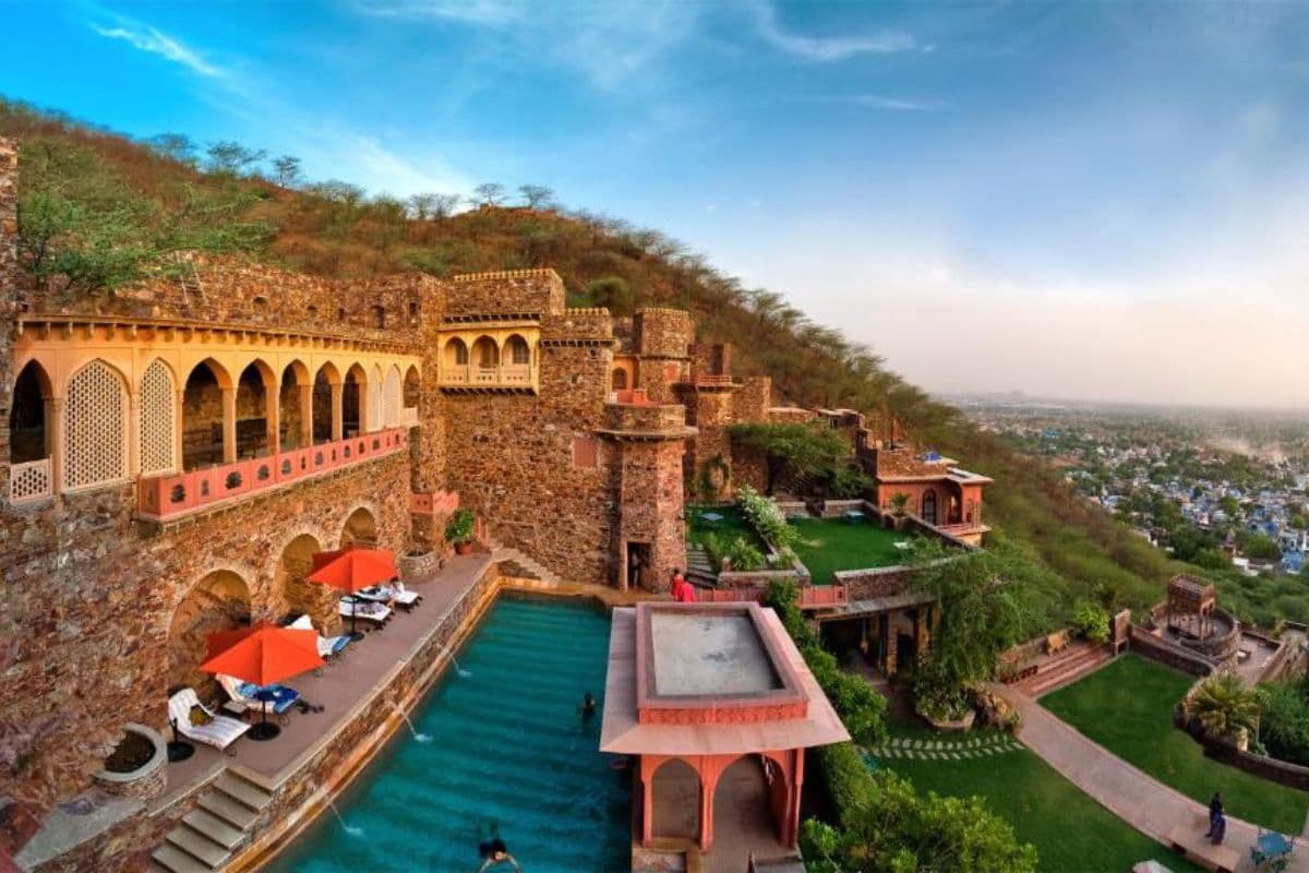 Neemrana Palace