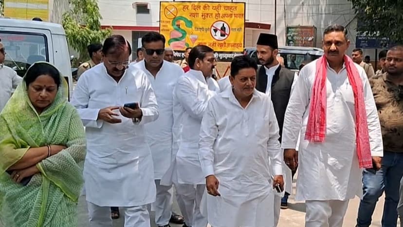 SP leader meets Moradabad DM before counting