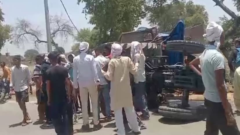 Tractor-trolley overturned in Sambhal one dead