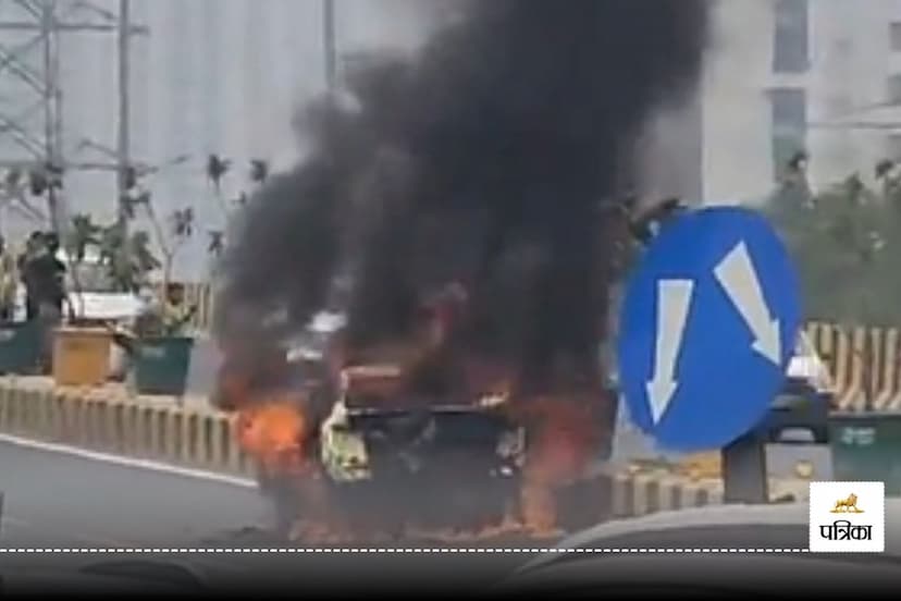 Massive fire broke out in a moving car driver saved his life by jumping