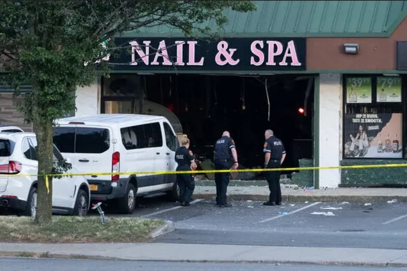 Minivan crashes into Salon in Long Island