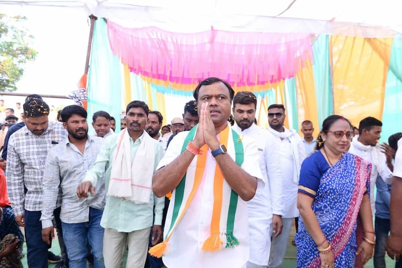 CG Congress News - Deepak Baij campaigning for Congress