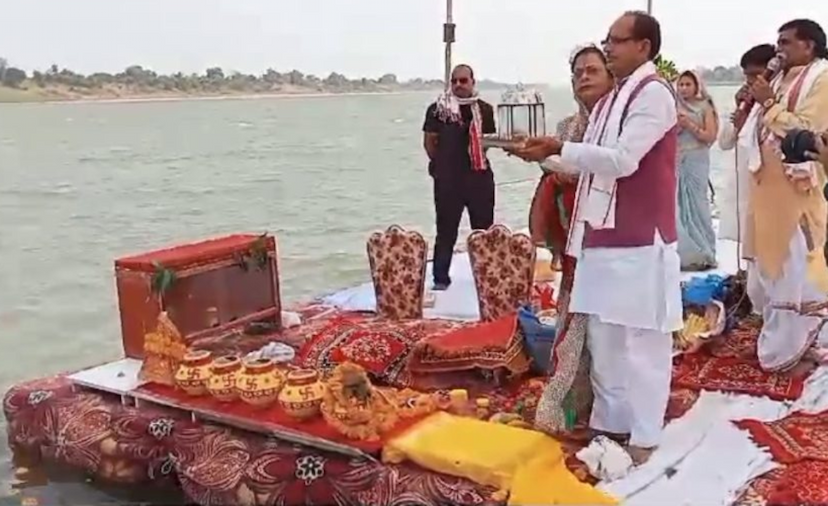 Shivraj Singh Chauhan reached Salkanpur after worshipping Narmada