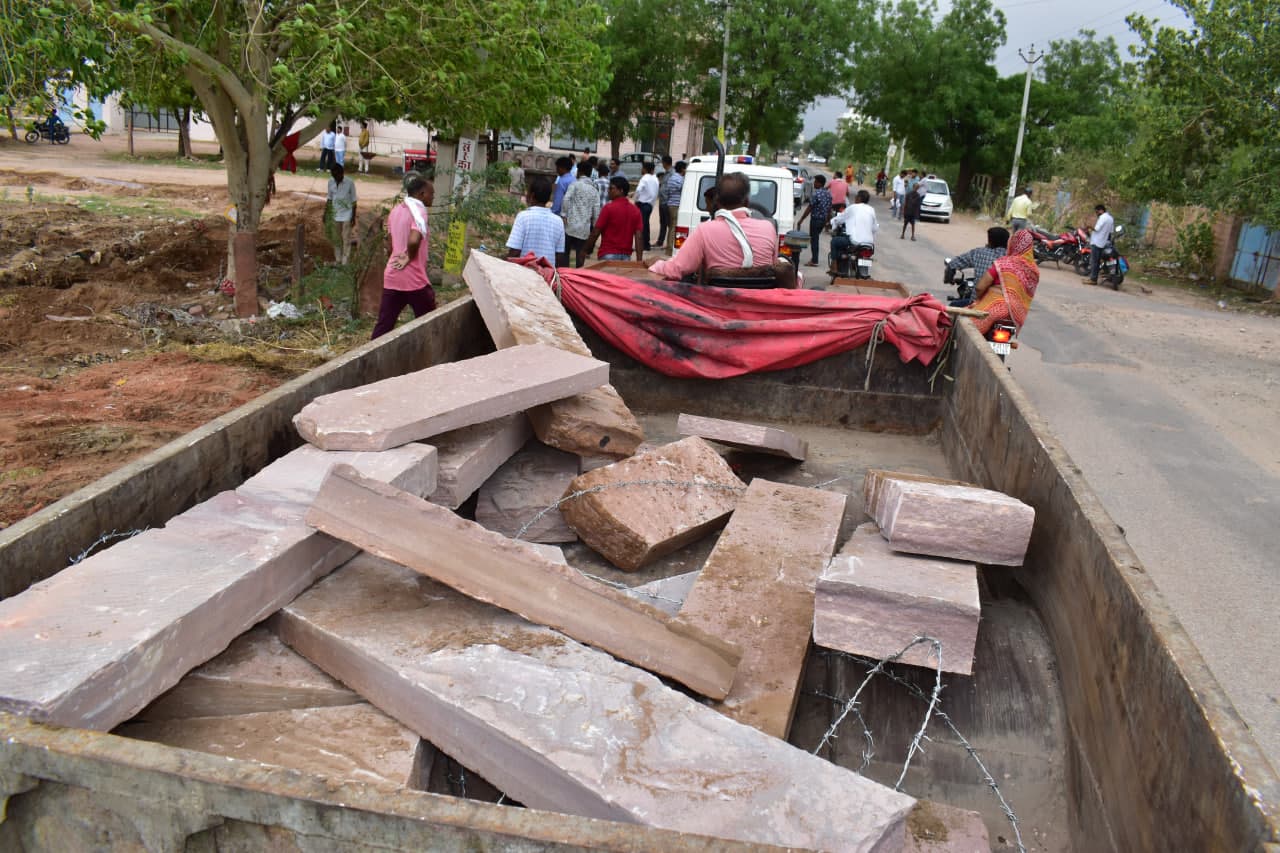 Two hours of action... 27 bighas of land worth Rs 500 crore free from encroachment