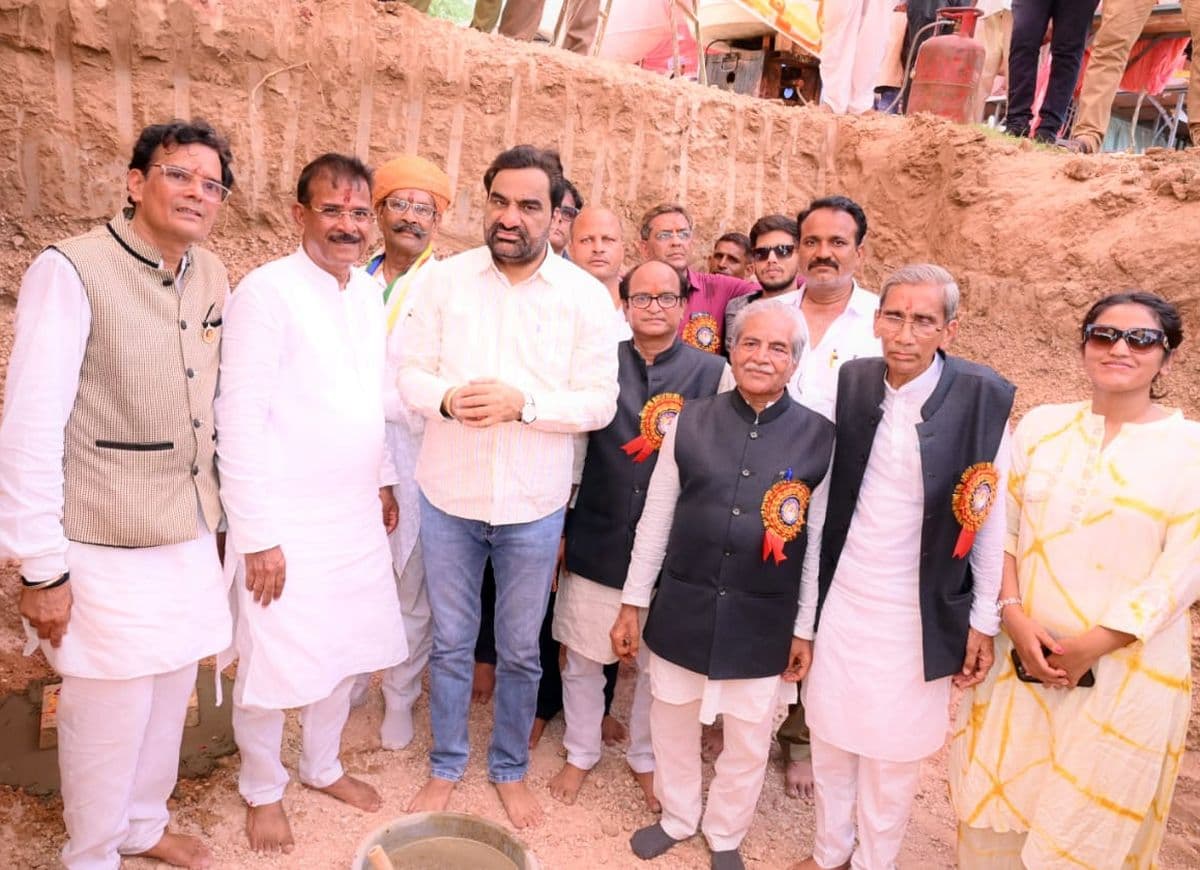 MP Hanuman Beniwal established the construction of Jai Stambh by doing Bhoomi Pujan in Athiyasana.