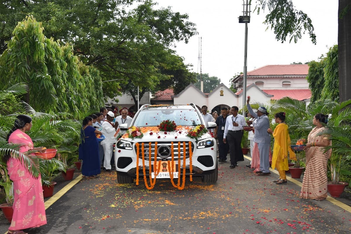 Farewell given to Governor of Chhattisgarh