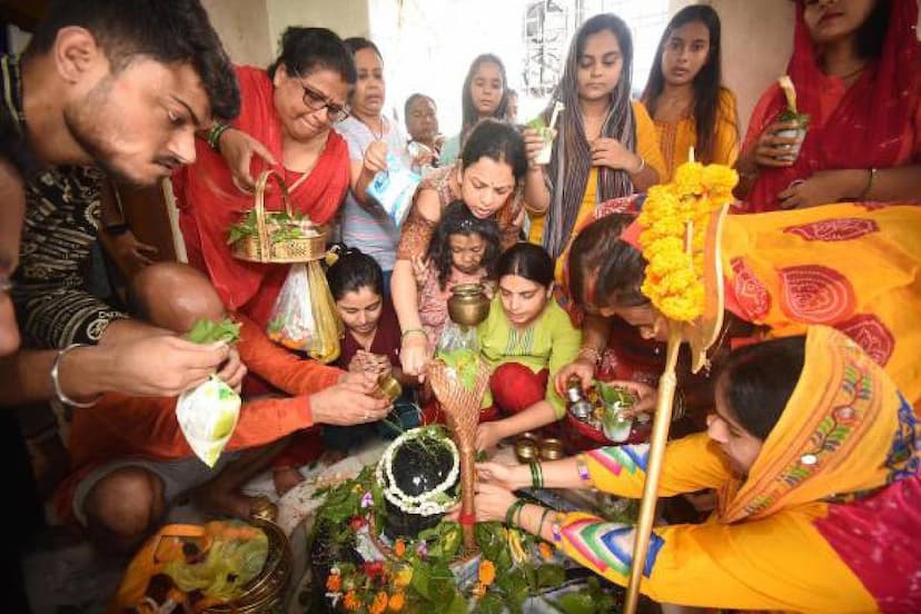 shivling par Jal kaise chadhaye