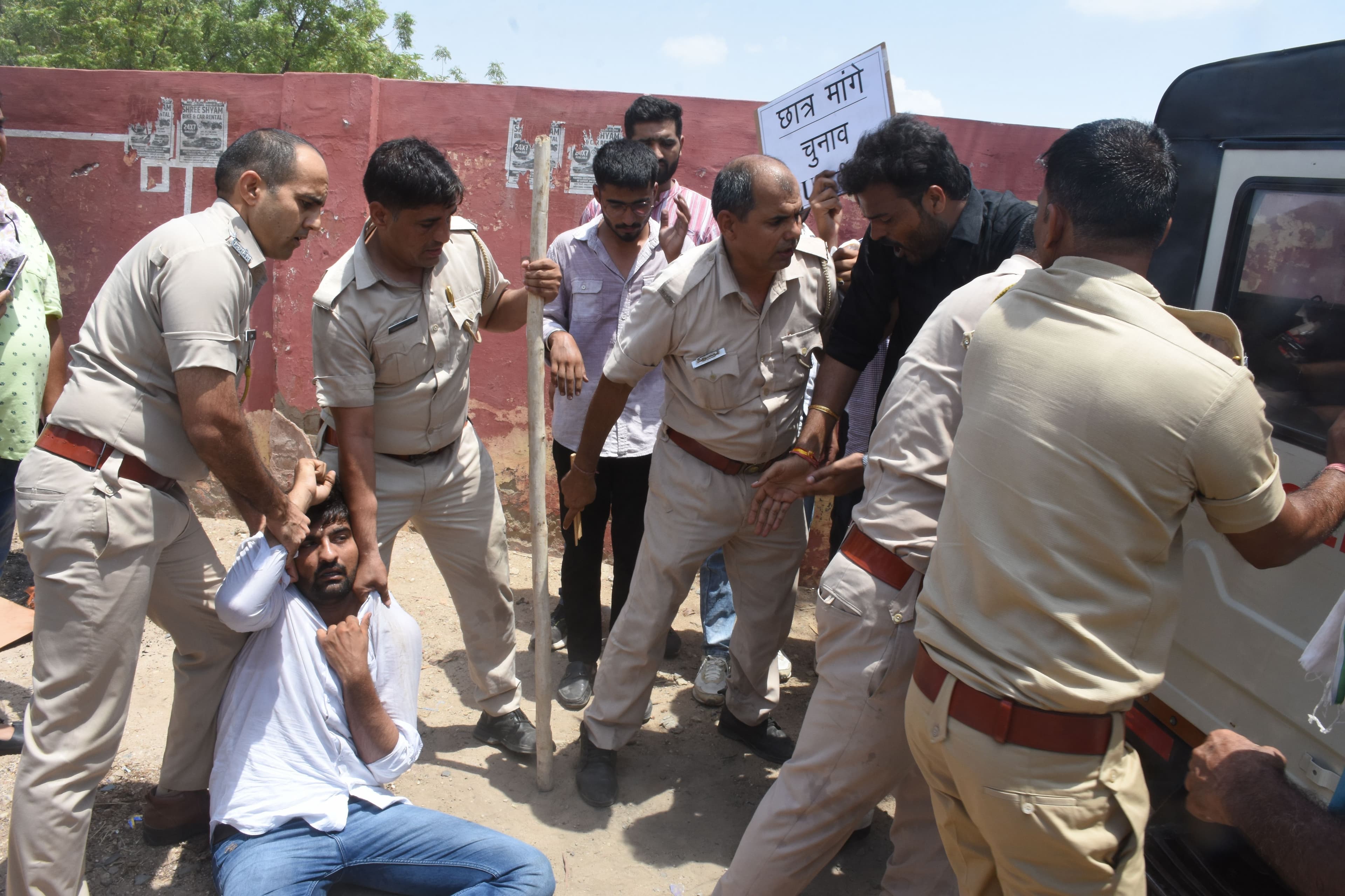 Continuous clashes between workers and police