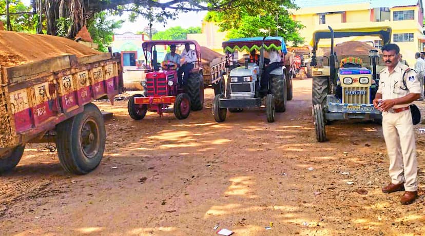 यातायात और खनिज महकमे की संयुक्त टीम ने की कार्रवाई