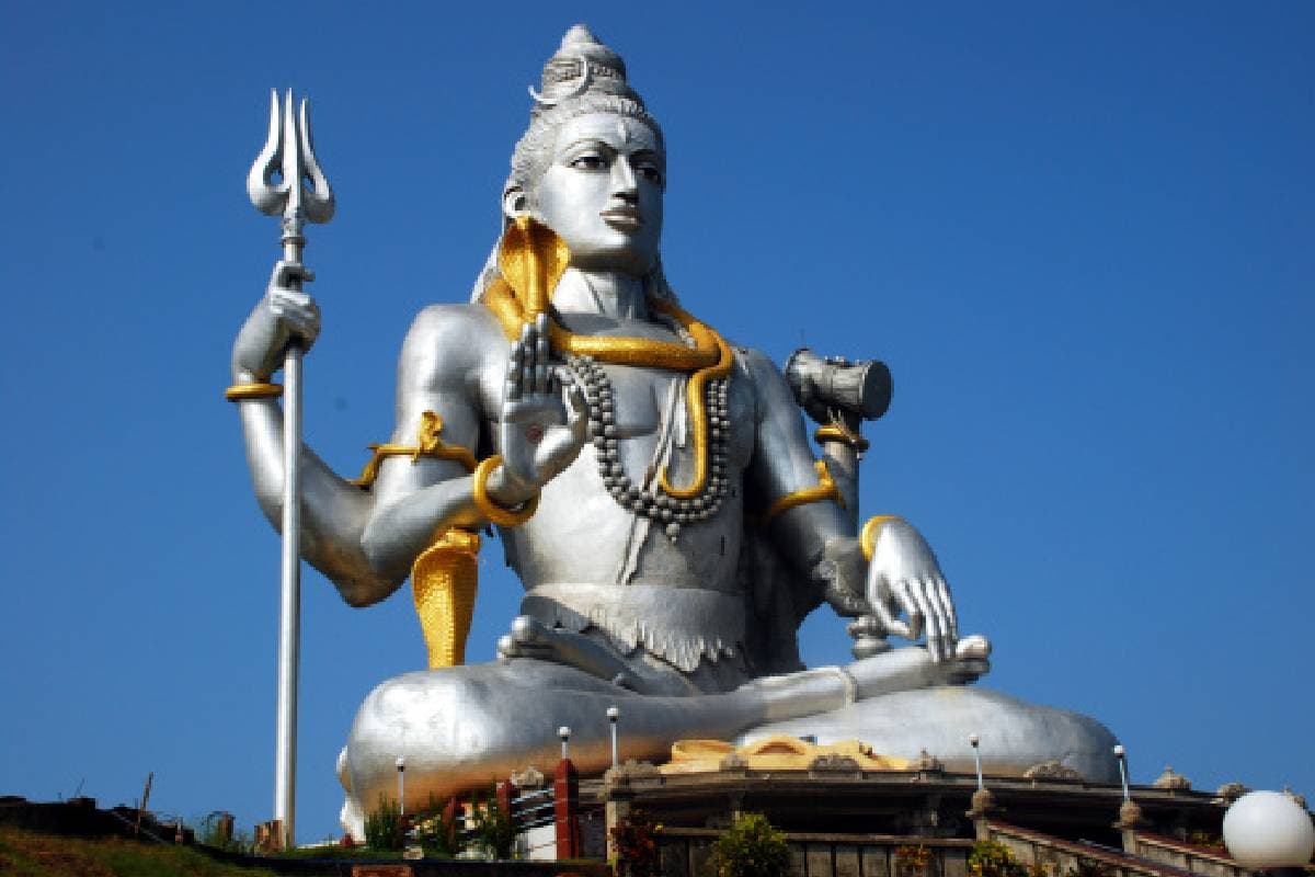 trayambak Sawan 2024 Puja Shiv Nam Jap labh 5 amazing qualities of Lord Shiva nam arth gun chanting names mantra divine power comes says Shiva Sahasranama Stotram
