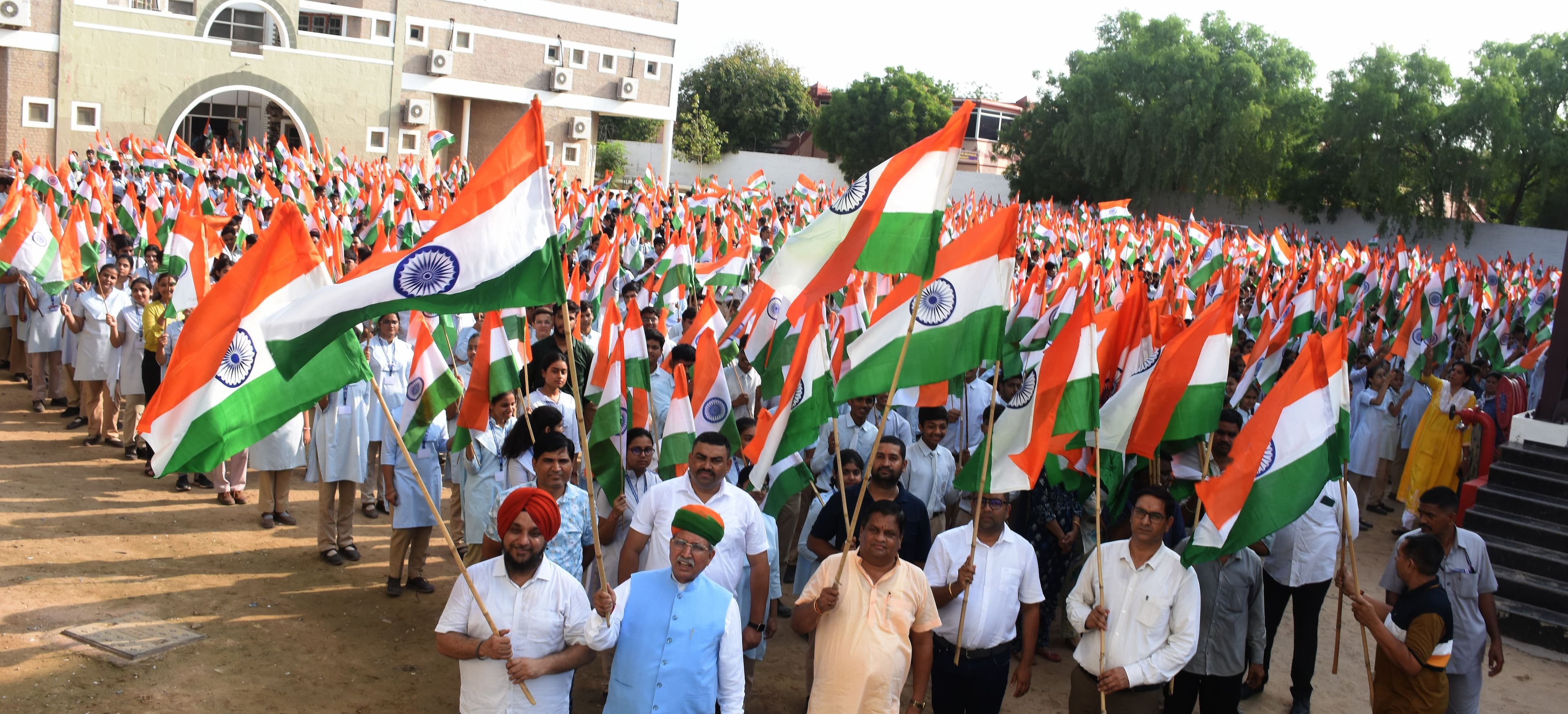 1 kilometer long tricolor march from Kotgate to Dauji temple