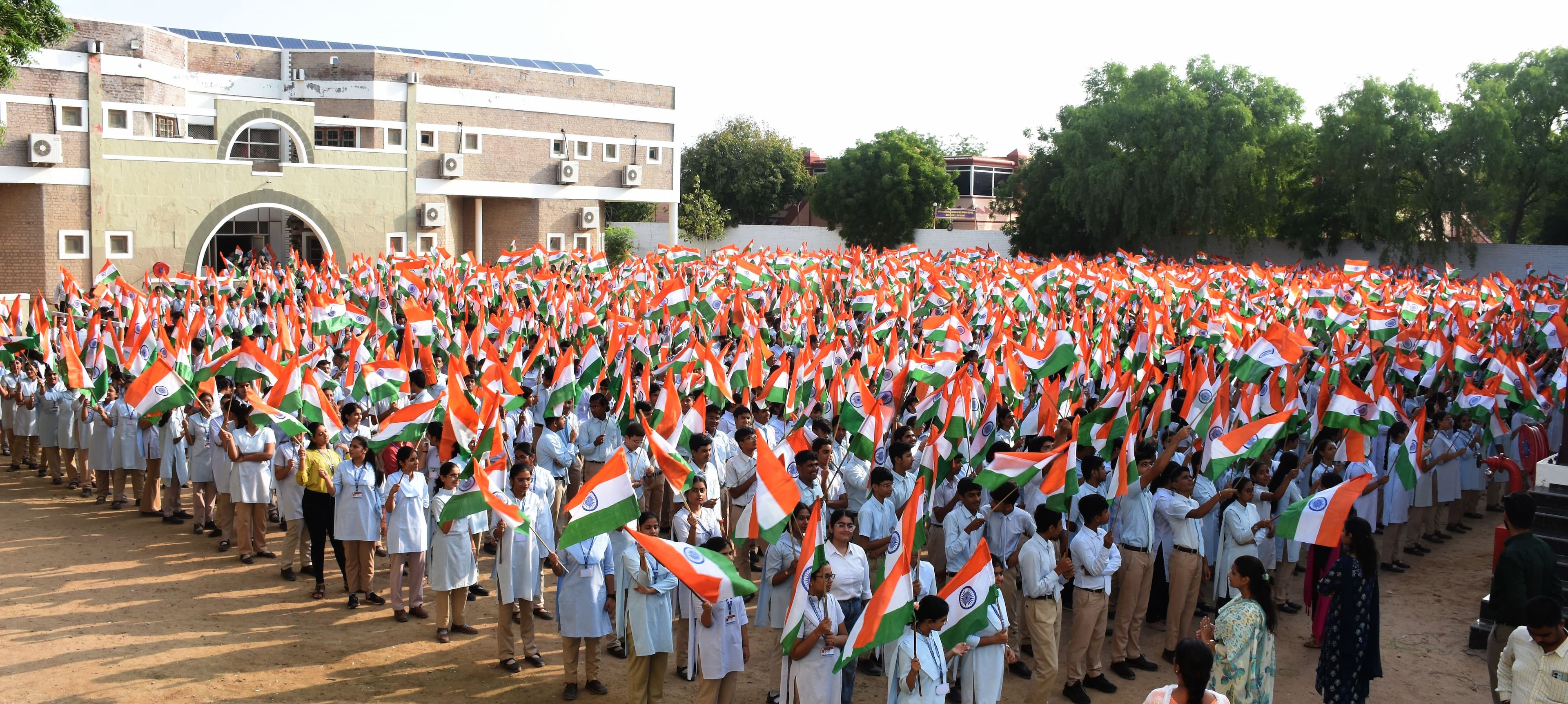 1 kilometer long tricolor march from Kotgate to Dauji temple