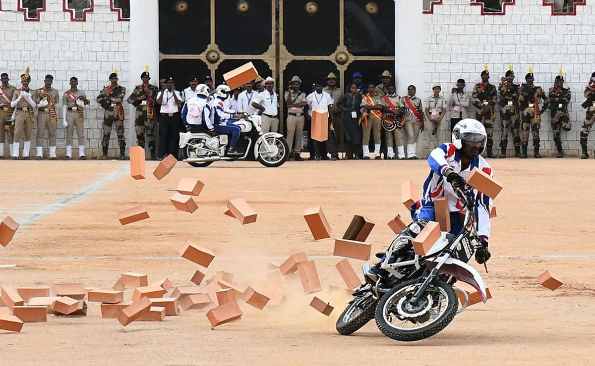 Indian army Motorcycle display team Tornadoe