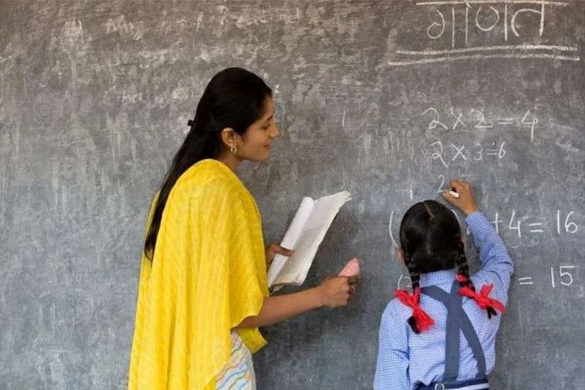 female teacher rakshabandhan