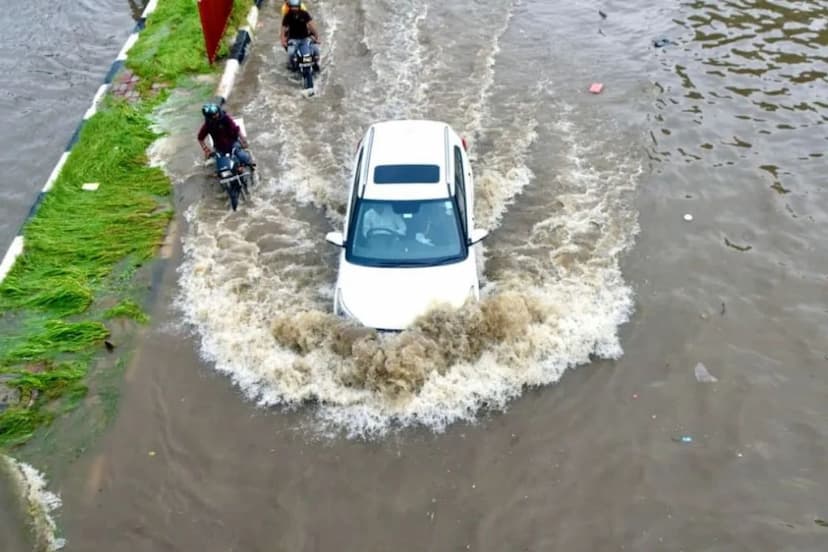 imd heavy rain alert today