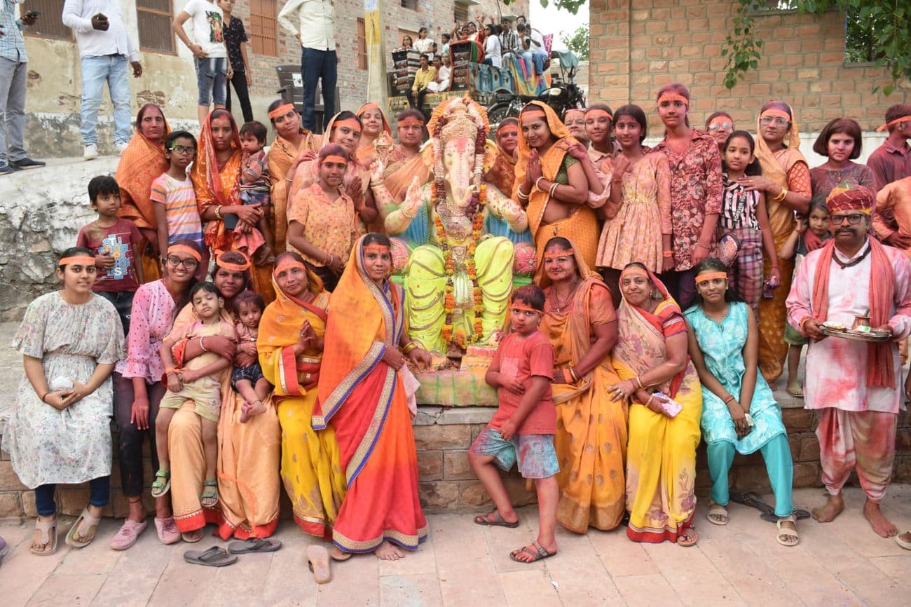 Ganpati Bappa Moriya, Bappa bid farewell amid cheers