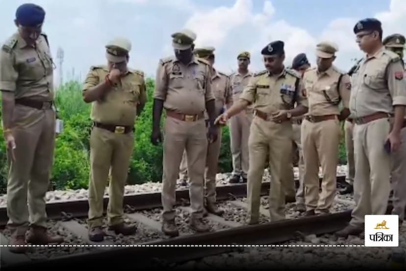 ADG Railway Prakash D. inspecting the track