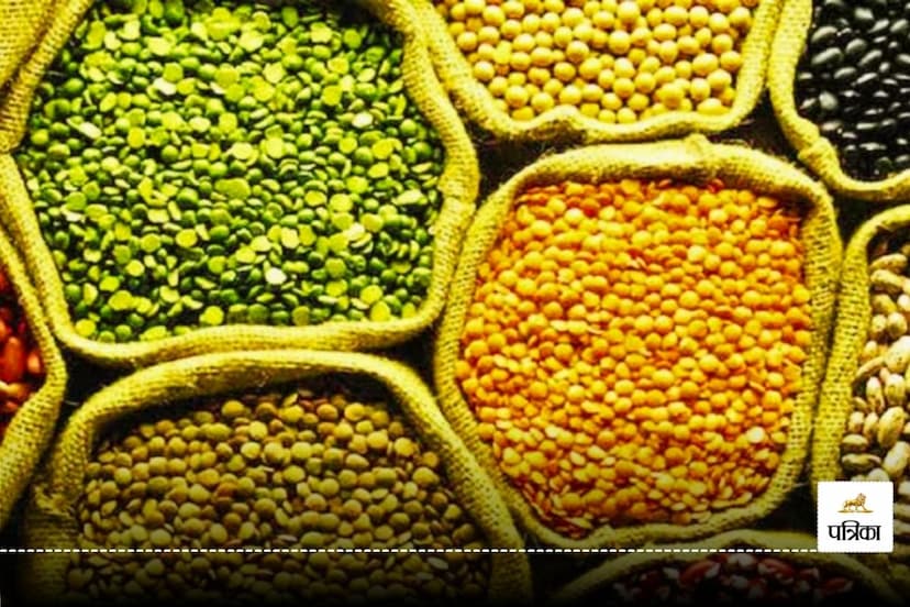 Control Uric Acid Levels with Moong and Urad Dal