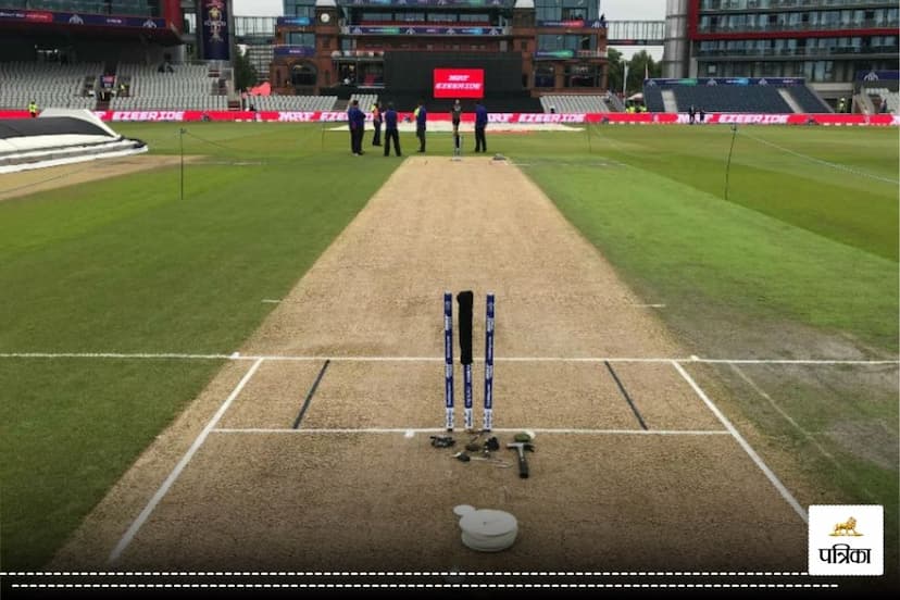 ENG vs AUS 3rd T20 Pitch Report: इंग्लैंड और ऑस्ट्रेलिया के बीच खेले जा रहे टी20 सीरीज का तीसरा मुकाबला मैनचेस्टर के ओल्ड ट्रेफर्ड में खेला जाएगा। इस मैदान पर इंग्लैंड के गेंदबाज का दबदबा देखने को मिलता है।