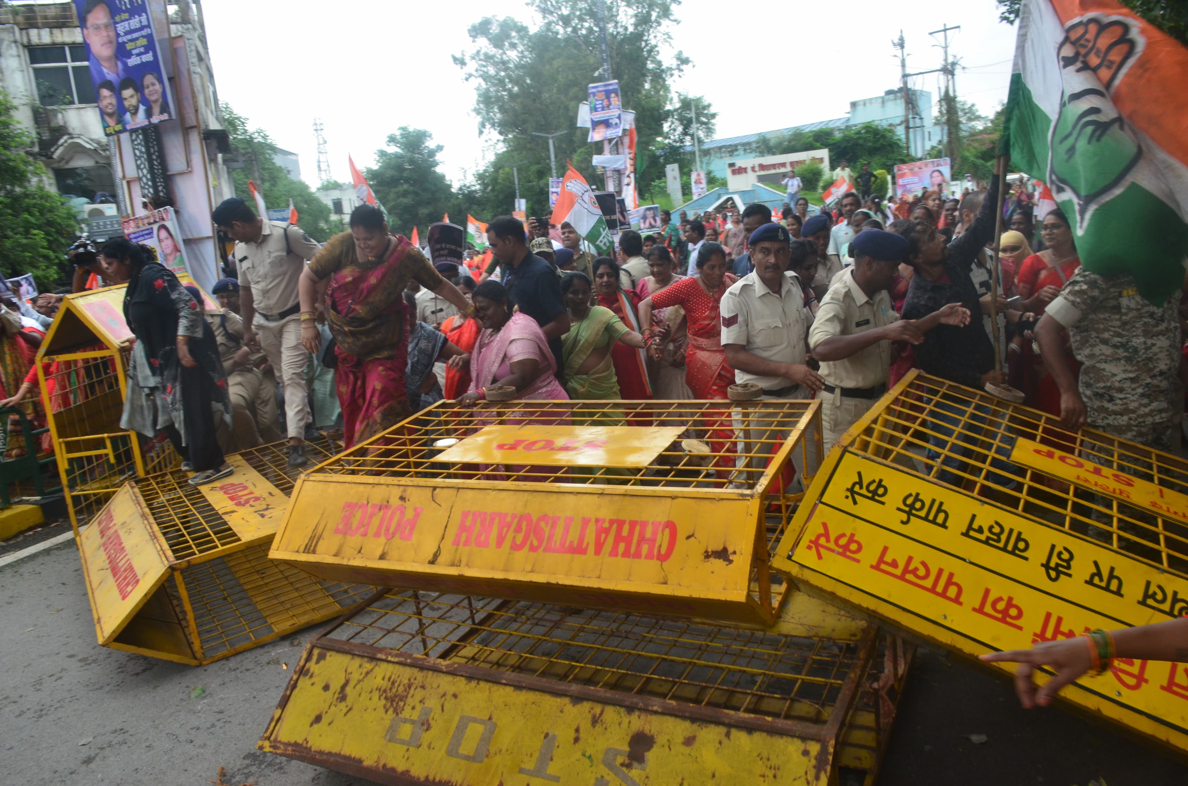 women congress protest