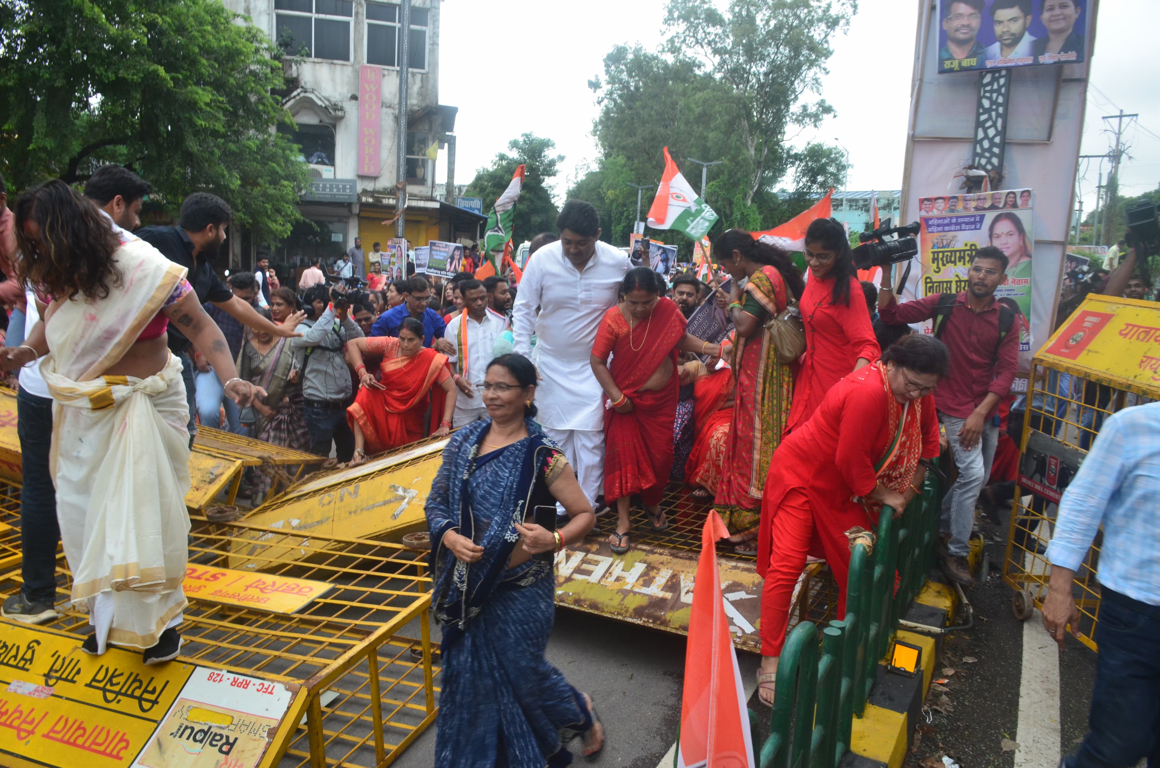 women congress protest