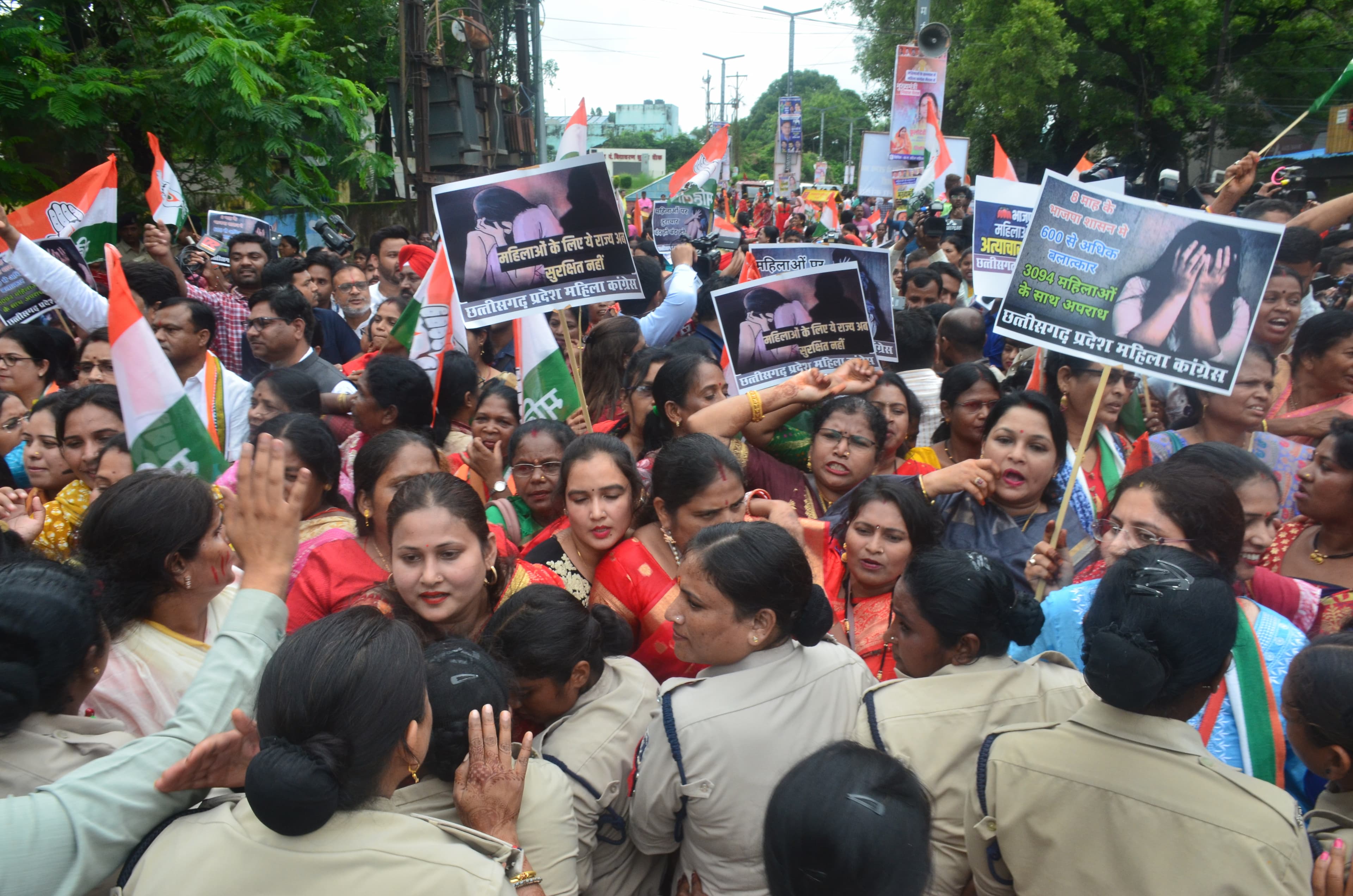 women congress protest