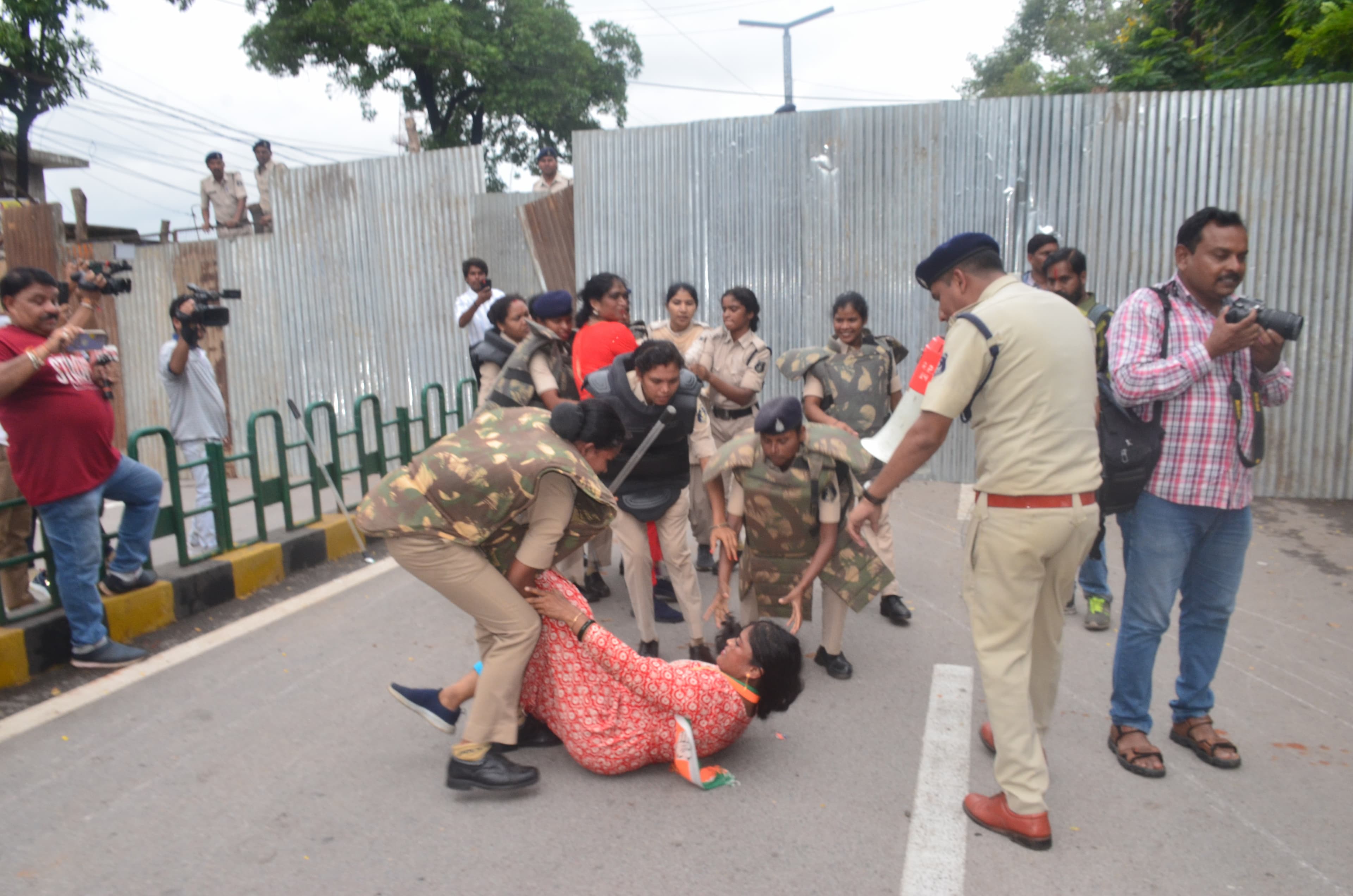 women congress protest