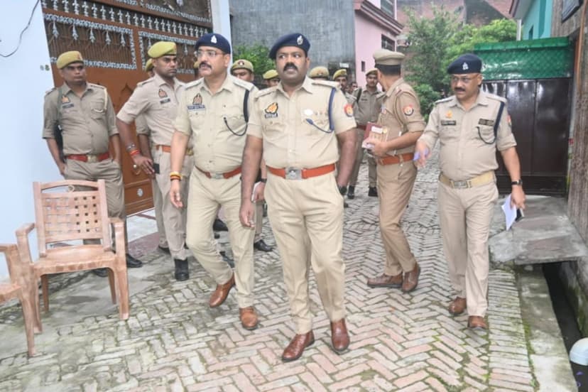 Murder: झगड़े के बाद सिक्योरिटी गार्ड ने 30 साल की पत्नी को मार डाला, कोतवाली पहुंचकर बताई हत्या की वजह!