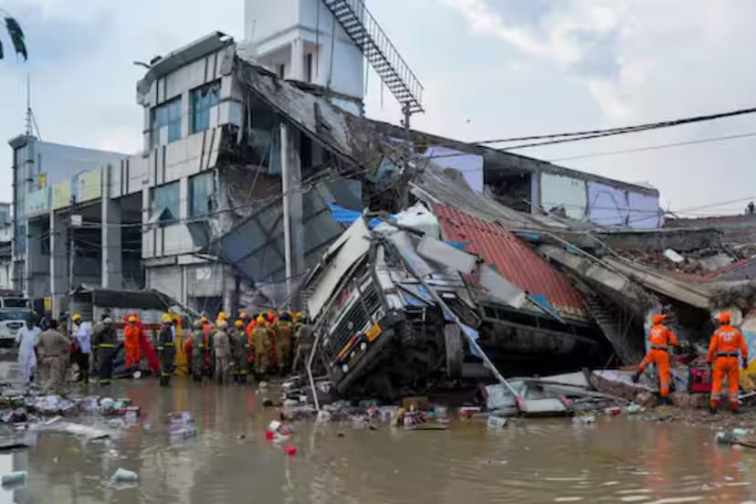 Lucknow Building Collapse