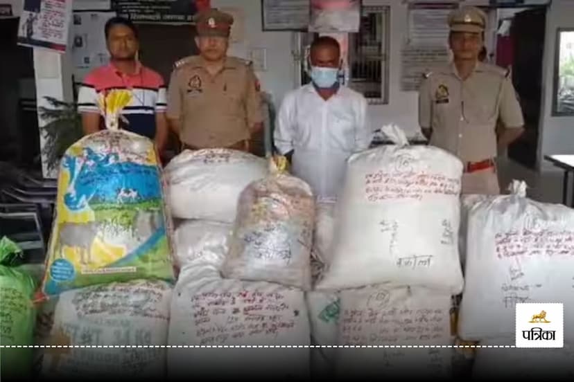 hapur police caught ganja