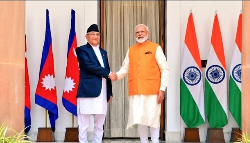 Indian PM Narendra Modi with Nepal's PM KP Sharma Oli