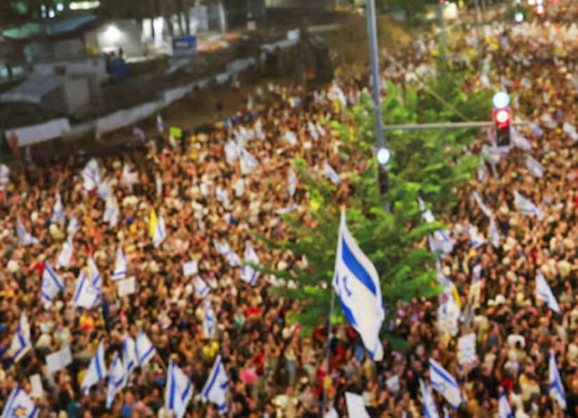 Protests break out in Tel Aviv