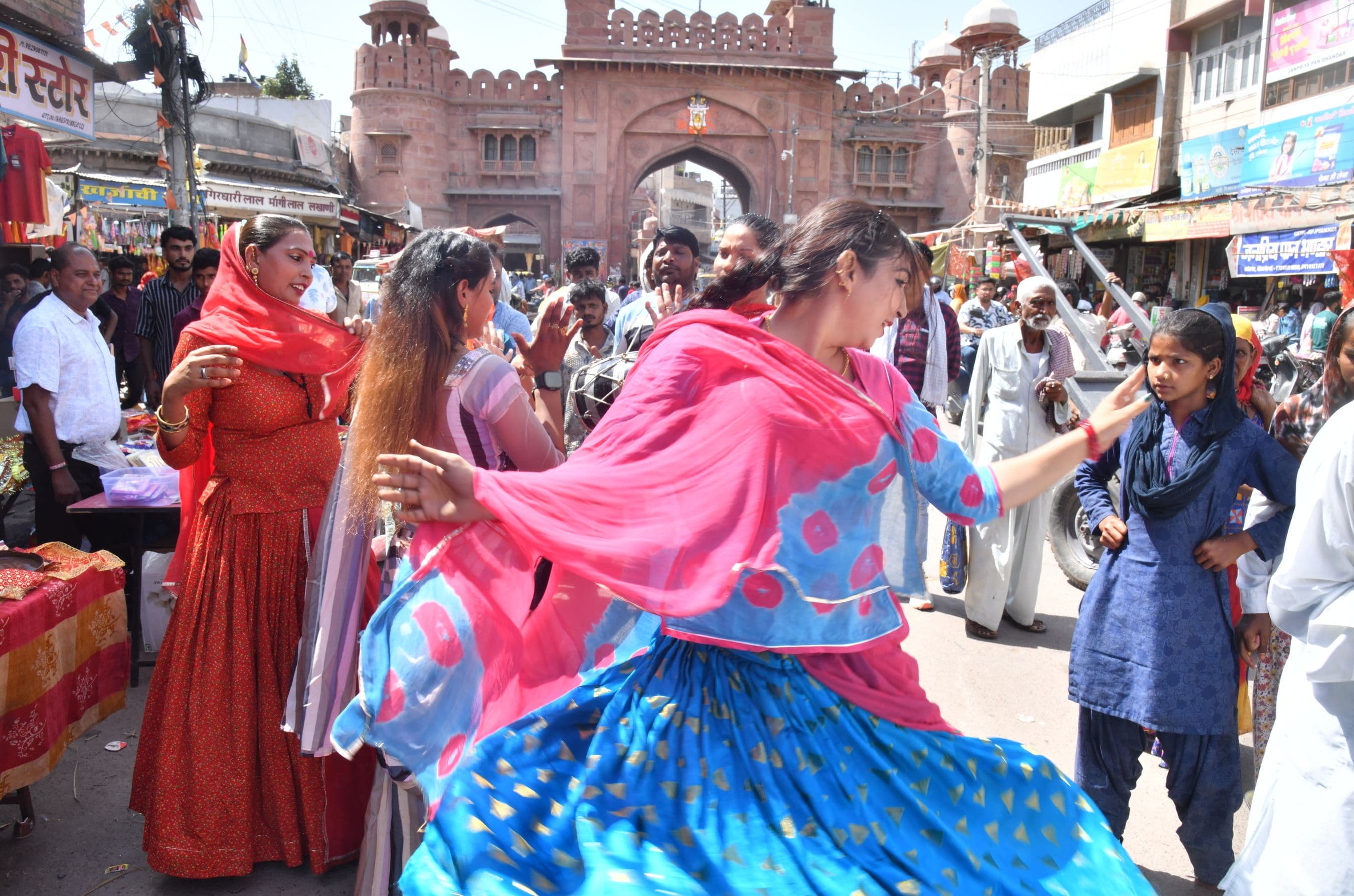 Ashish Nawaz with the omen of national festival